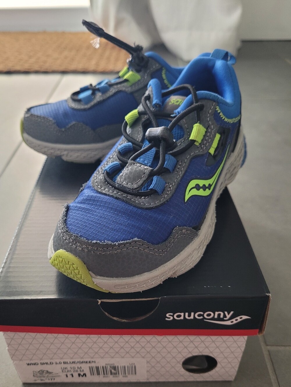 11M Boys Saucony Wind Shield 3.0 Hardly Worn!